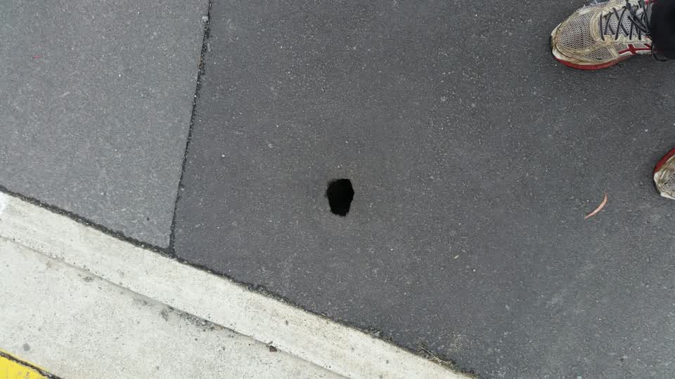 The photograph attached to this roading/streets report