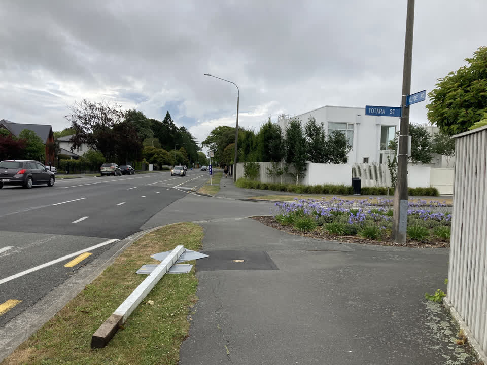 The photograph attached to this roading/streets report
