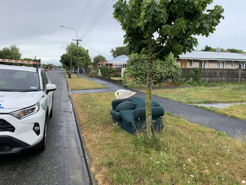 The photograph attached to this rubbish/recycling report