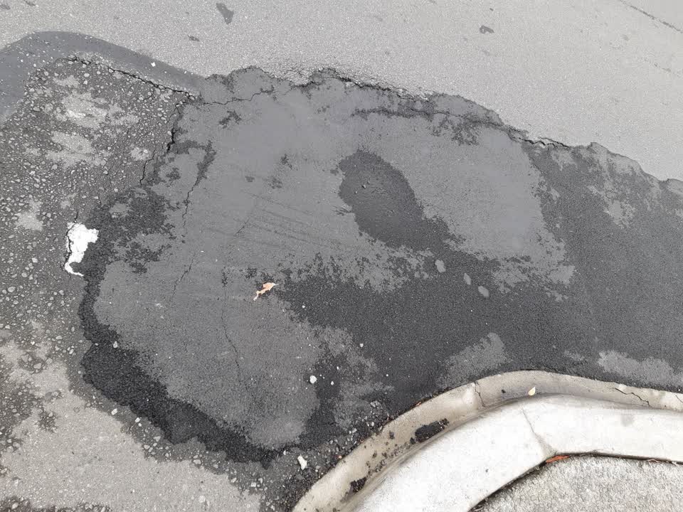 The photograph attached to this roading/streets report