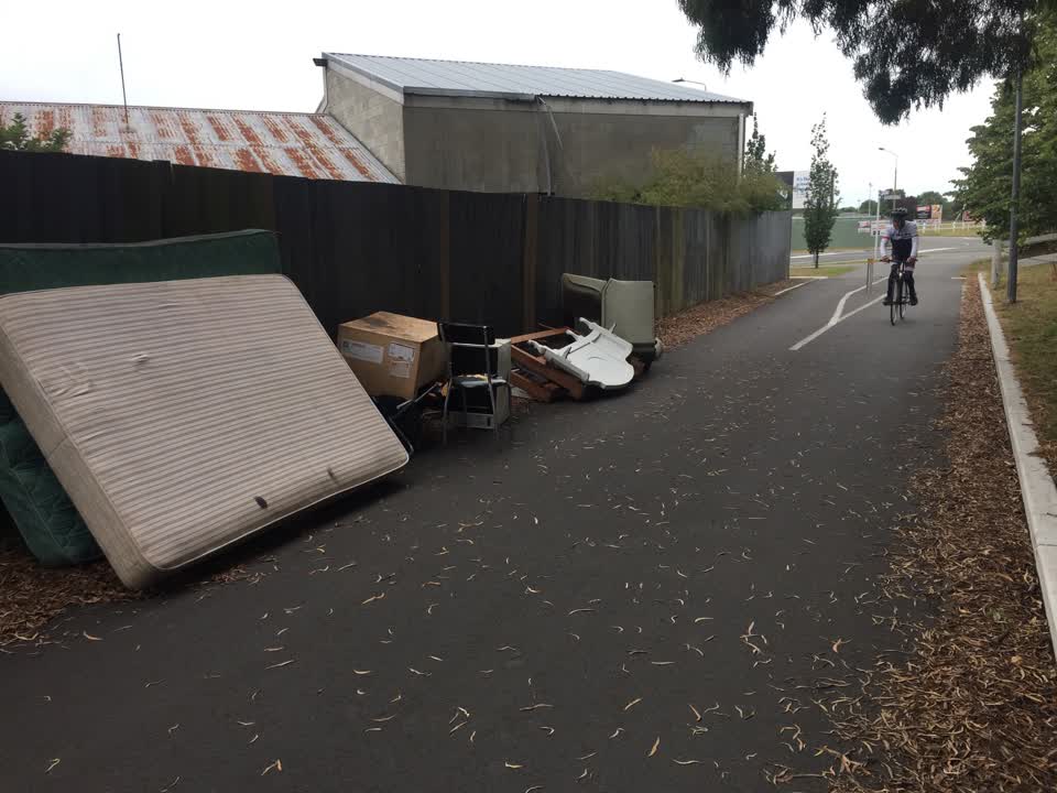 The photograph attached to this rubbish/recycling report