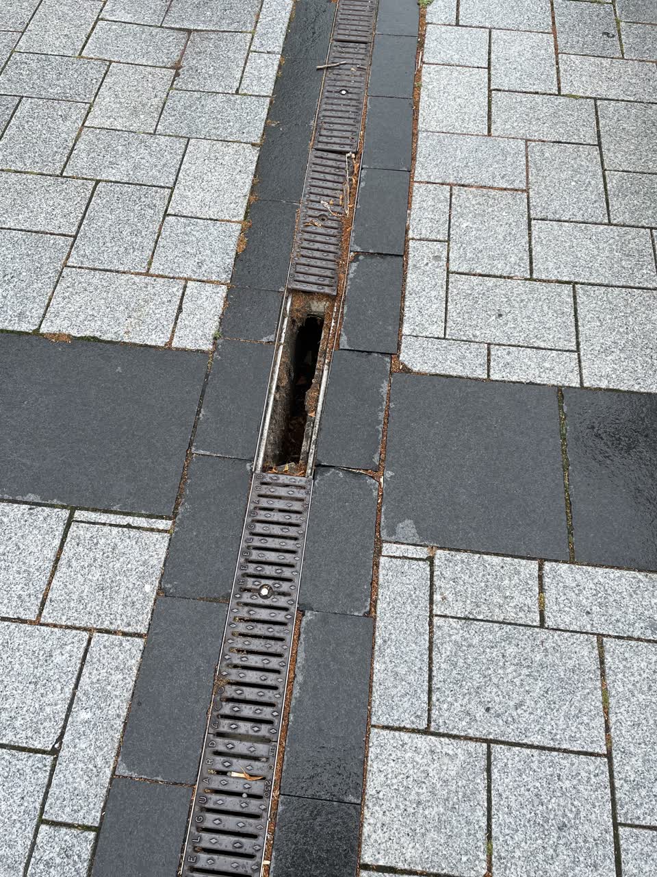 The photograph attached to this street light outage report