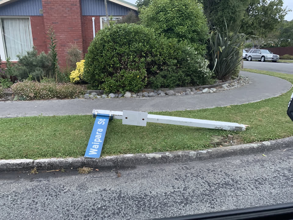 The photograph attached to this roading/streets report