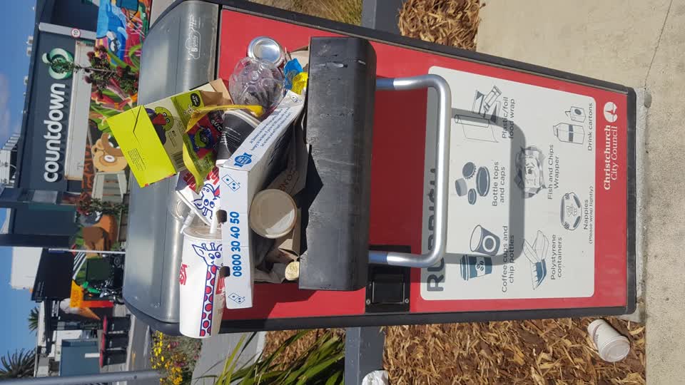 The photograph attached to this rubbish/recycling report