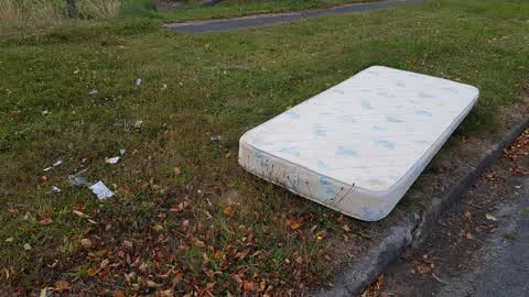 Rubbish/Recycling, a report photo