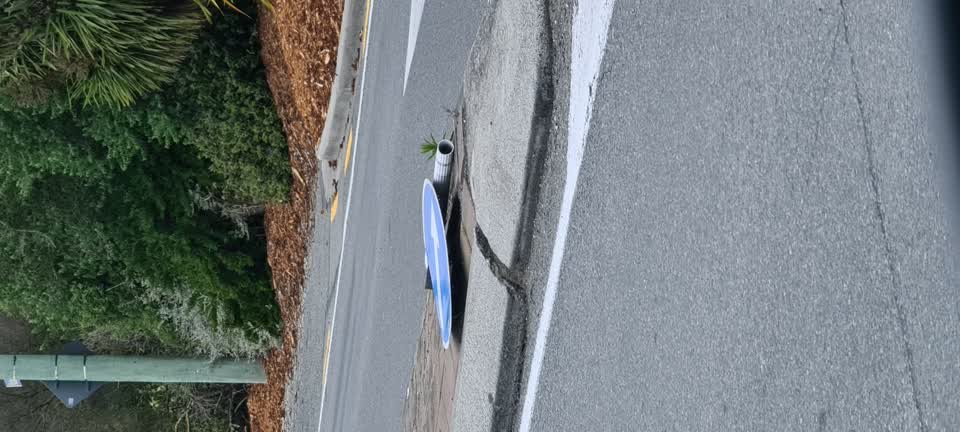 The photograph attached to this roading/streets report