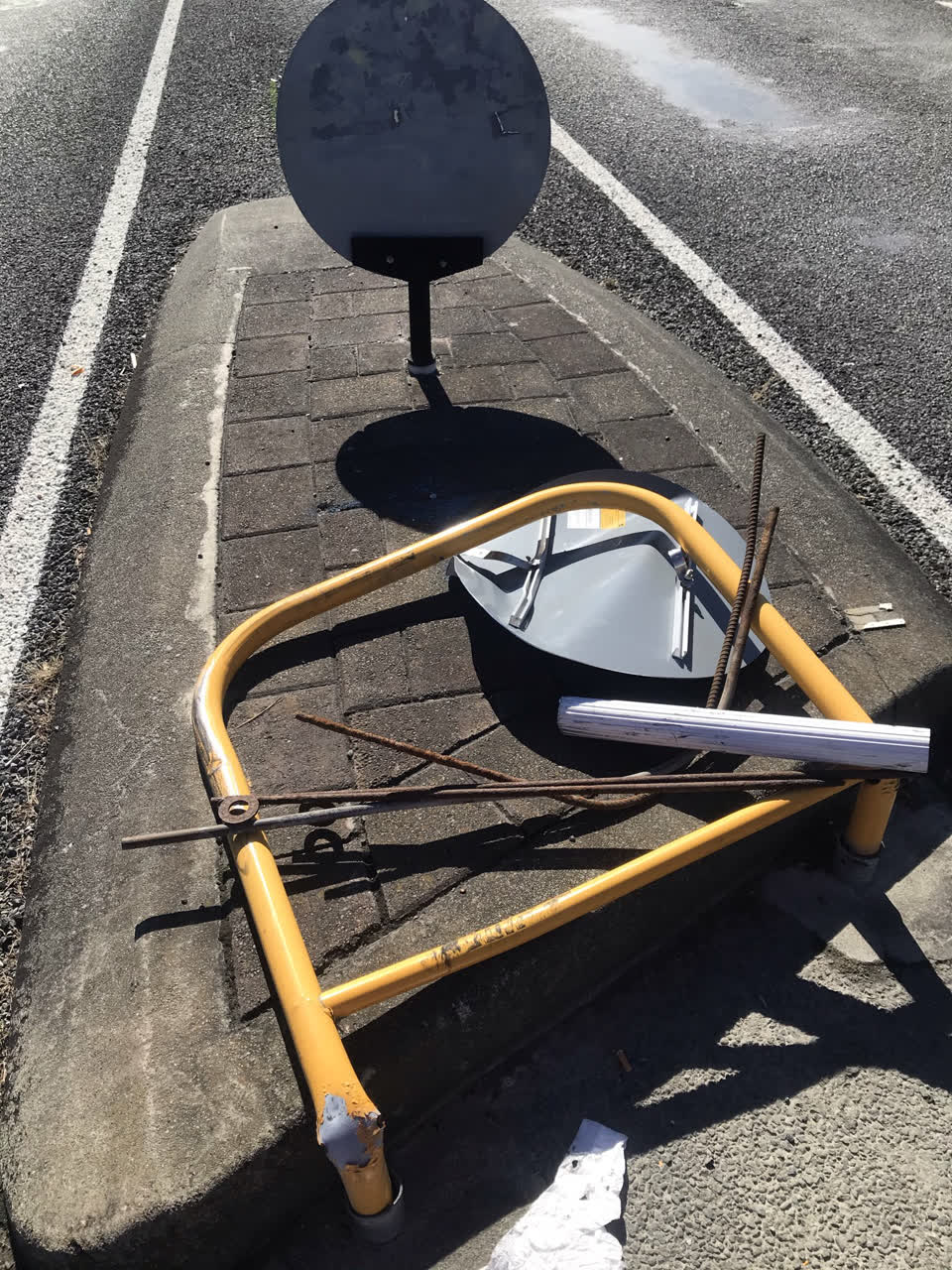The photograph attached to this roading/streets report