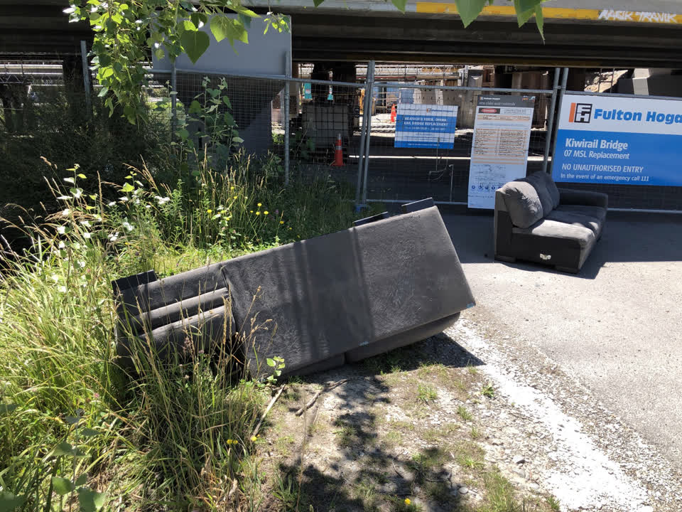 The photograph attached to this rubbish/recycling report