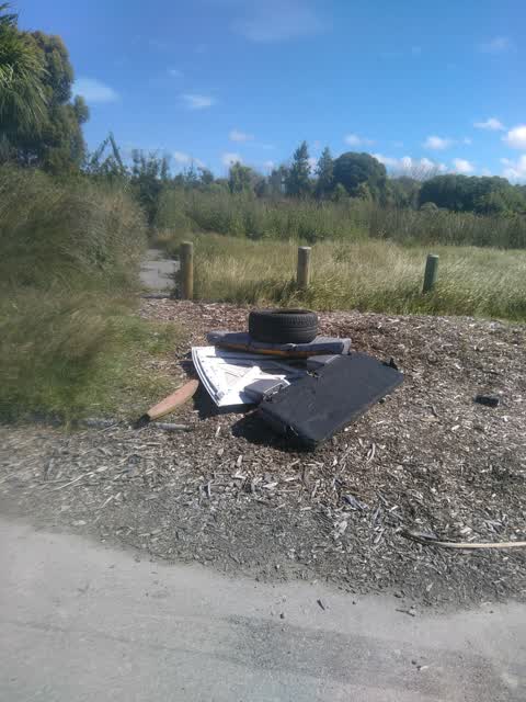 Rubbish/Recycling, a report photo