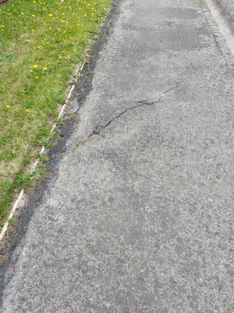 Roading/Streets, a report photo