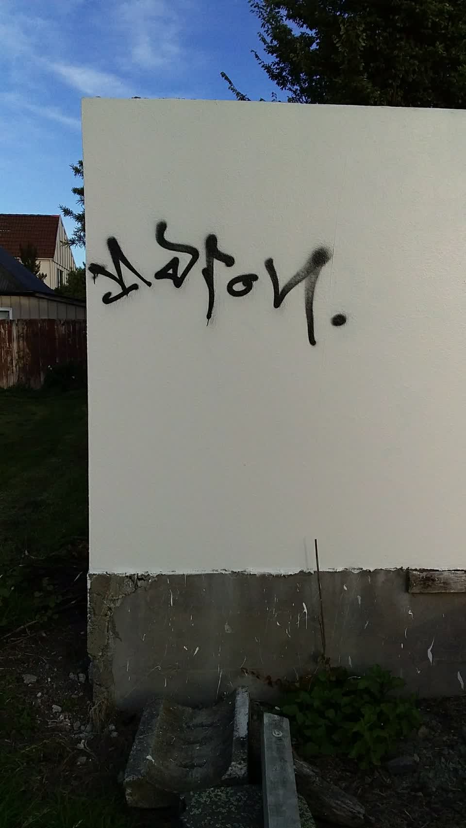 The photograph attached to this graffiti report
