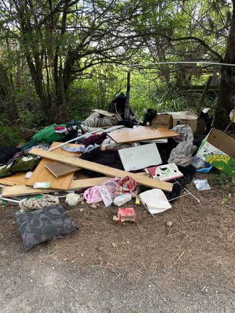Rubbish/Recycling, a report photo
