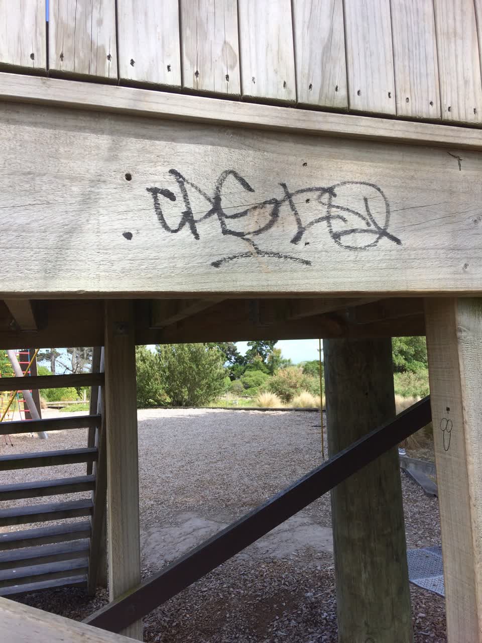 The photograph attached to this graffiti report