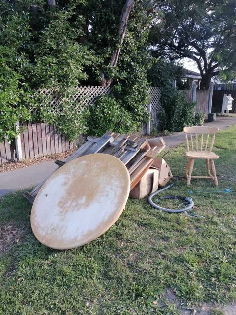 Rubbish/Recycling, a report photo