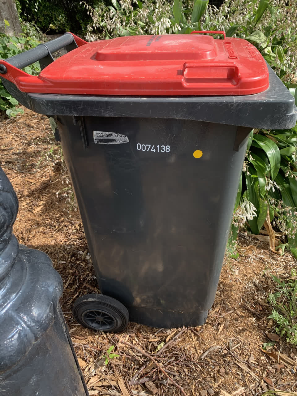 The photograph attached to this rubbish/recycling report
