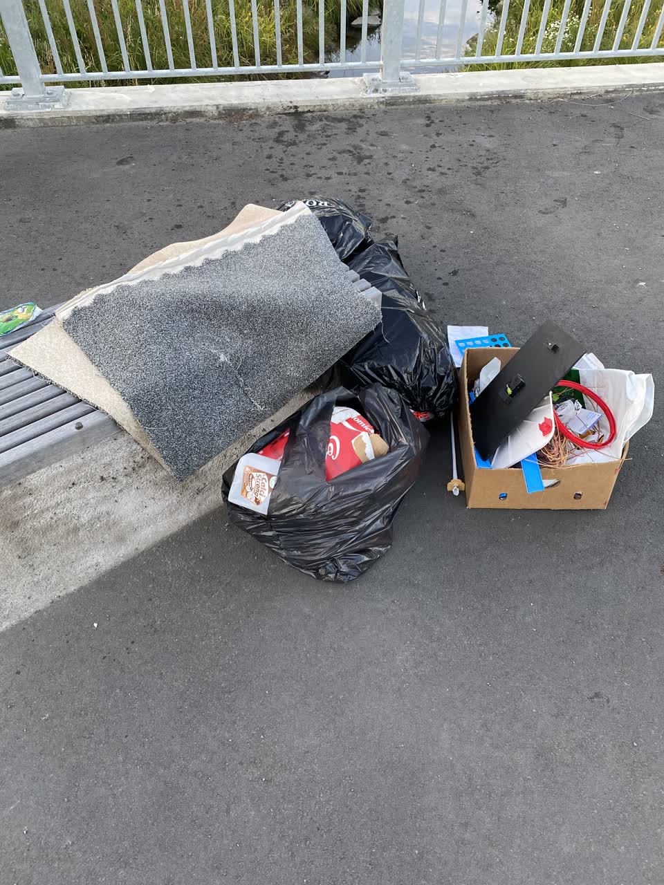 The photograph attached to this rubbish/recycling report