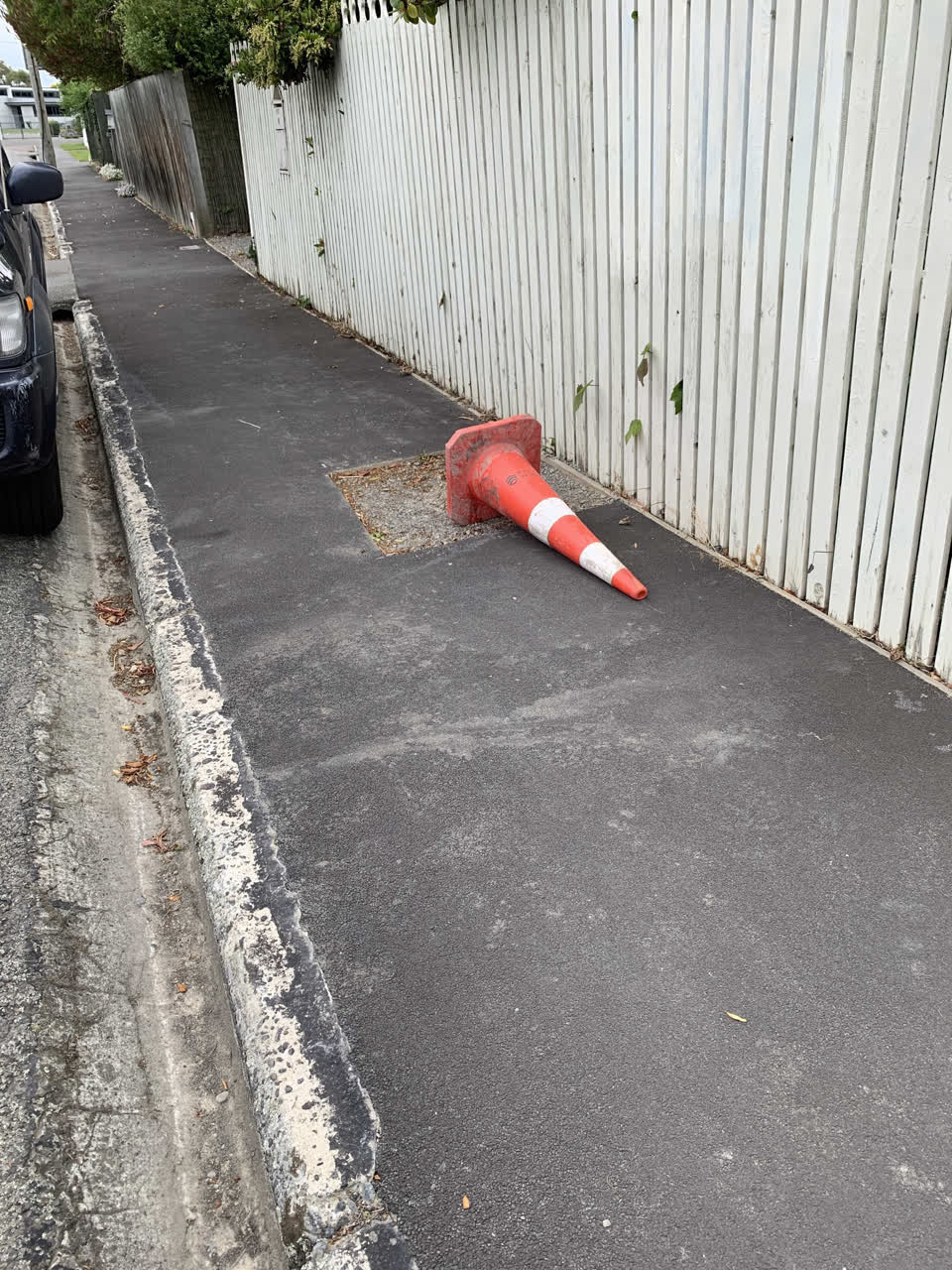 The photograph attached to this roading/streets report