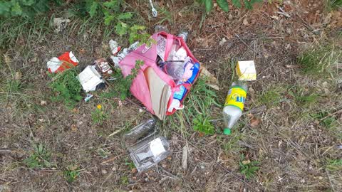Rubbish/Recycling, a report photo