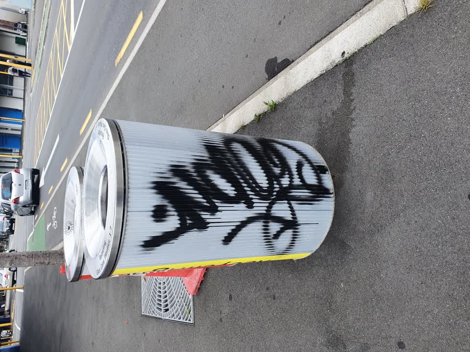 The photograph attached to this graffiti report