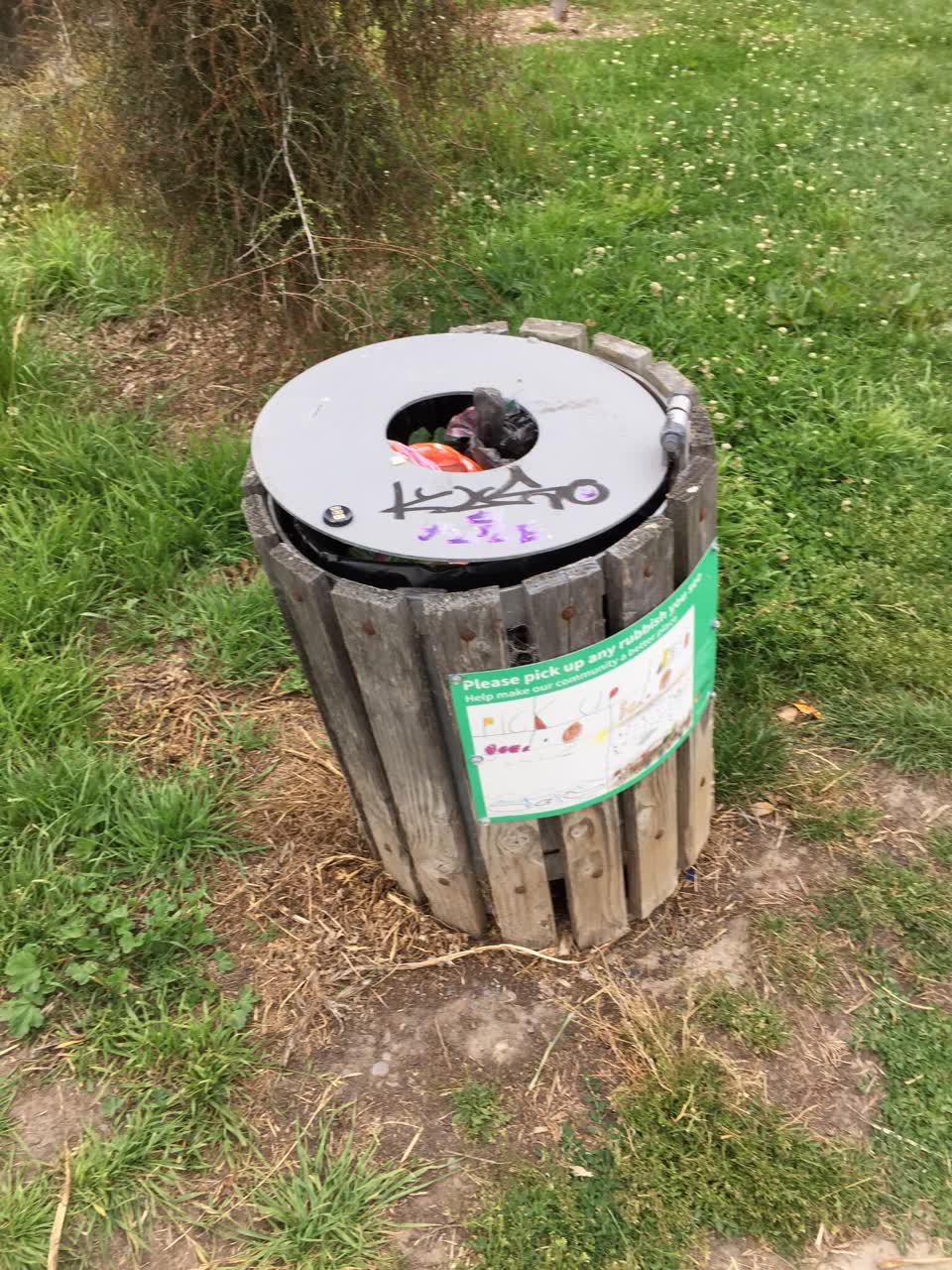 The photograph attached to this rubbish/recycling report