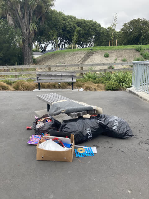Rubbish/Recycling, a report photo