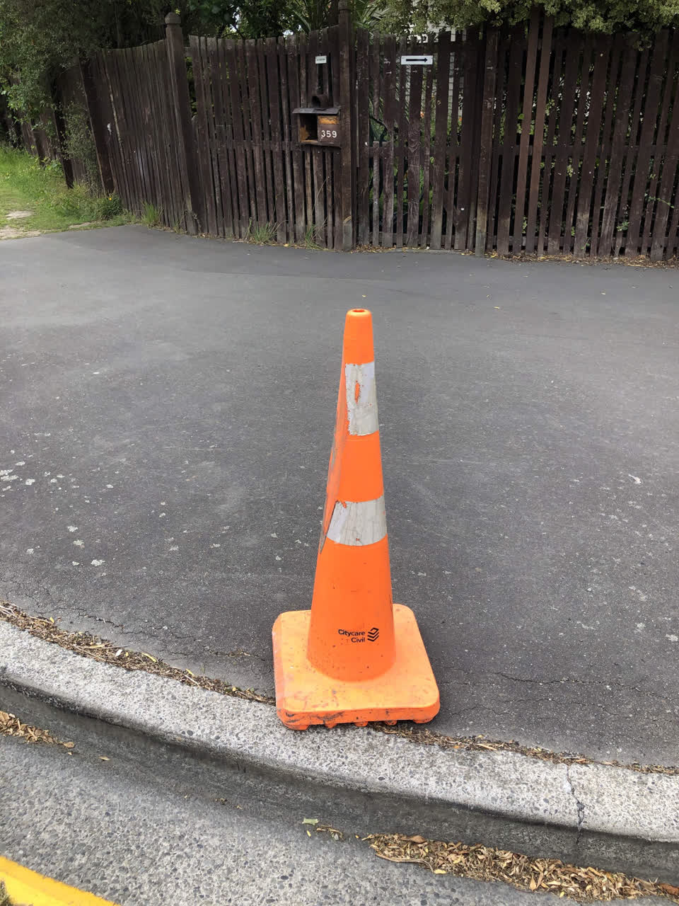 The photograph attached to this roading/streets report