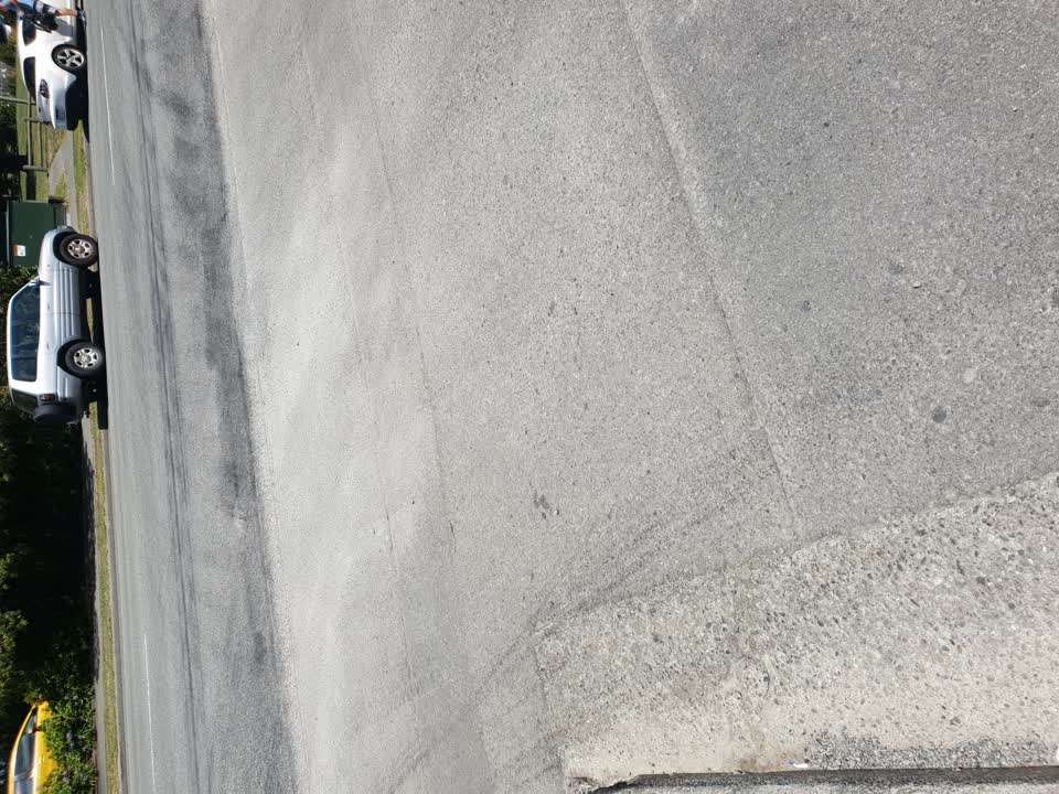 The photograph attached to this roading/streets report
