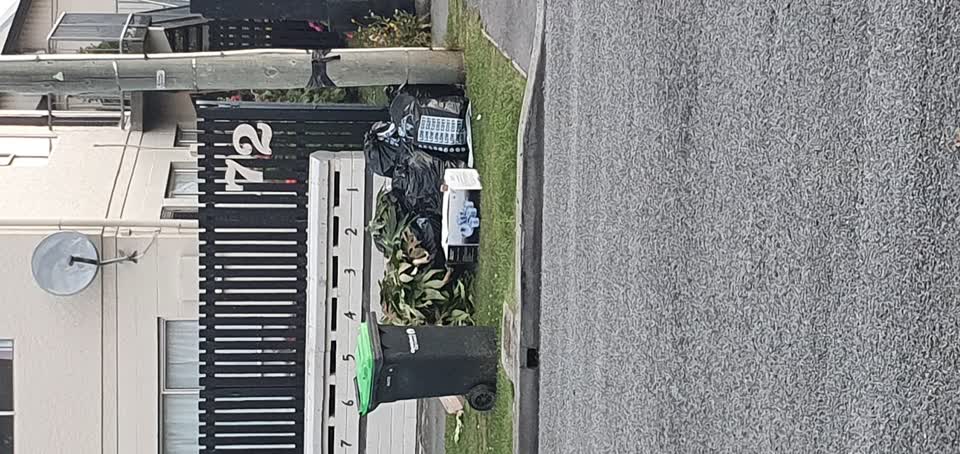 The photograph attached to this rubbish/recycling report