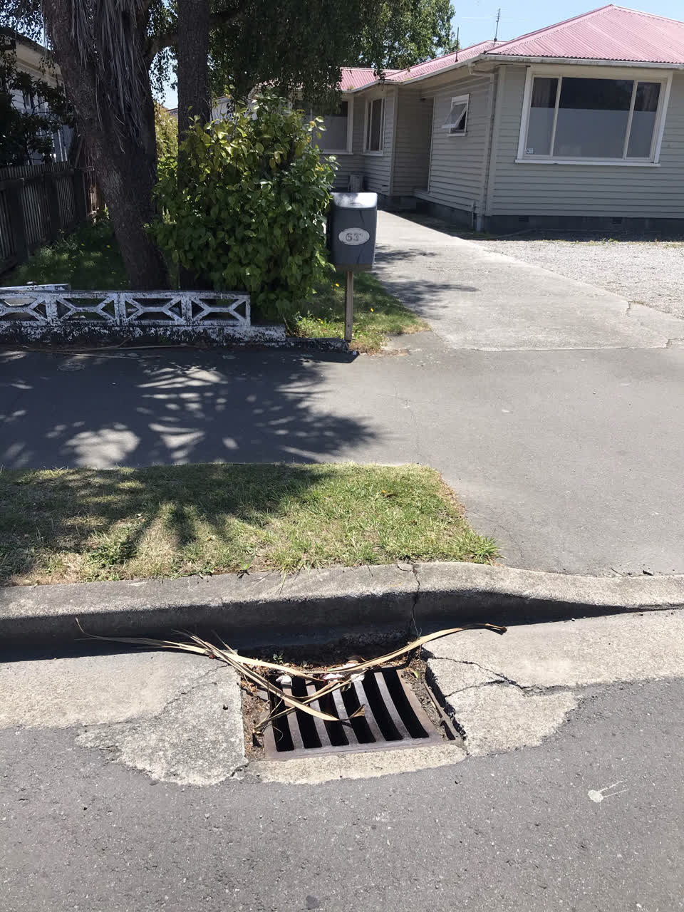 The photograph attached to this roading/streets report