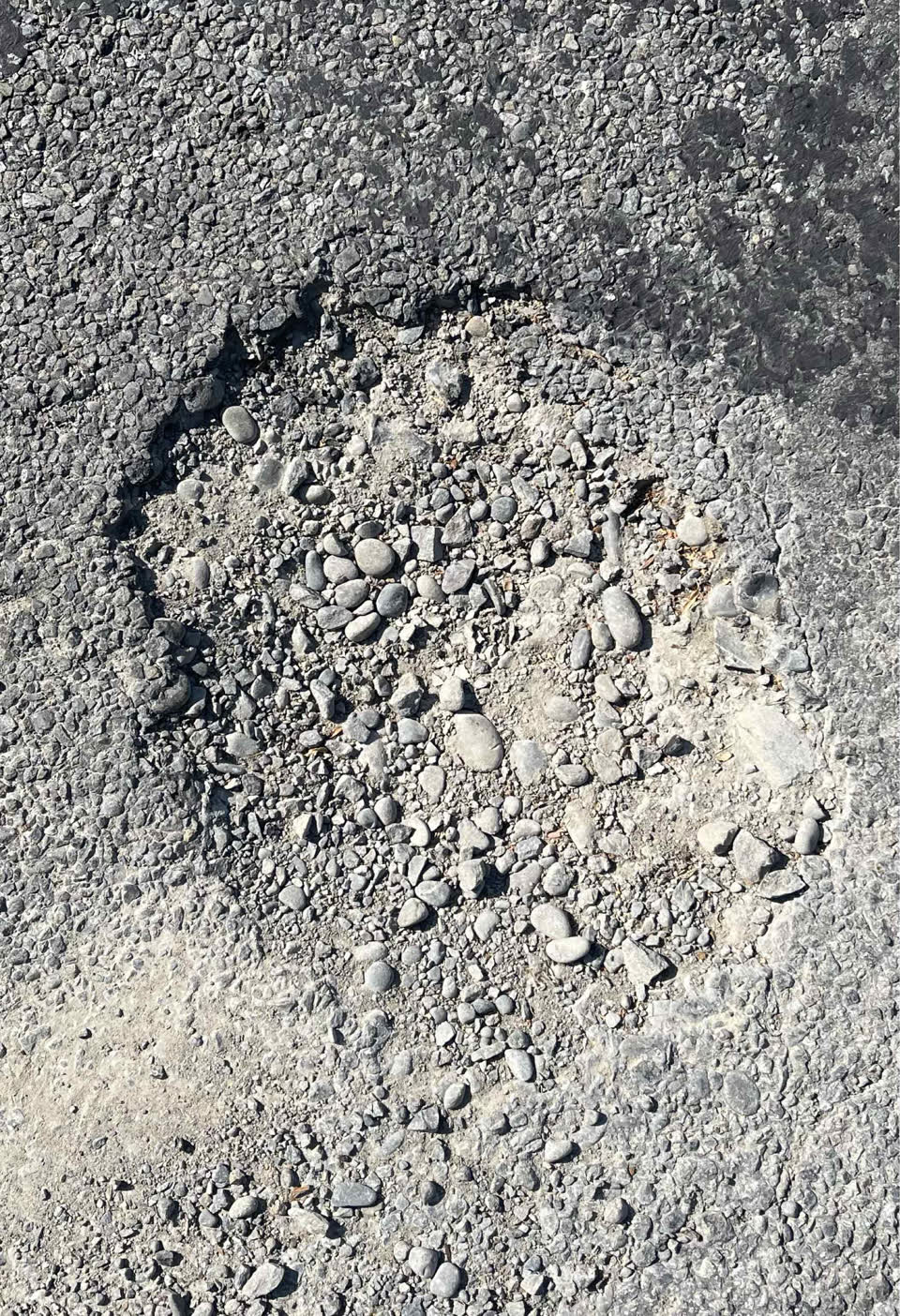 The photograph attached to this roading/streets report