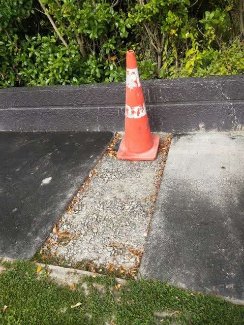Roading/Streets, a report photo