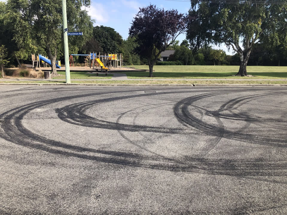 The photograph attached to this roading/streets report