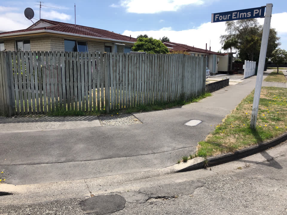 The photograph attached to this roading/streets report