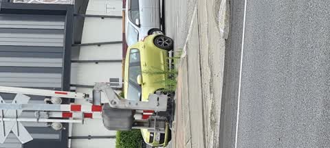 Roading/Streets, a report photo