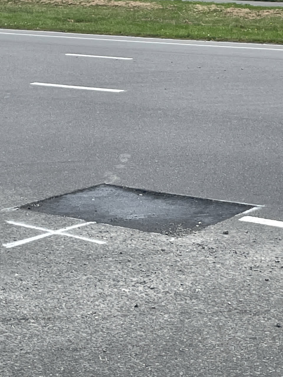 The photograph attached to this roading/streets report