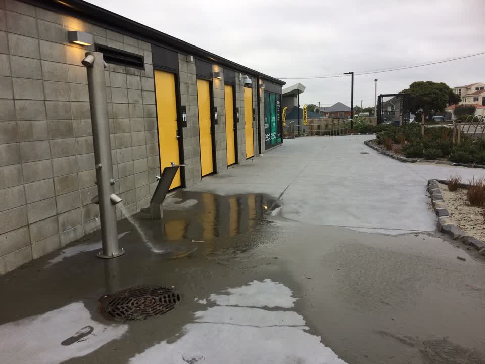 The photograph attached to this sewer - general report
