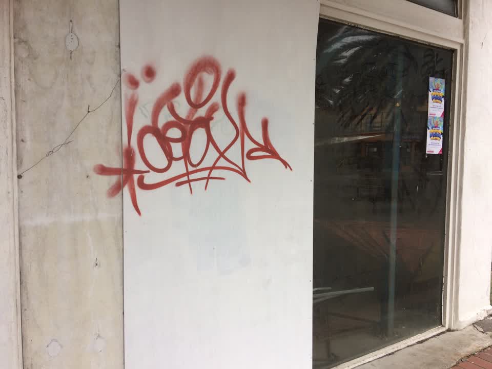 The photograph attached to this graffiti report
