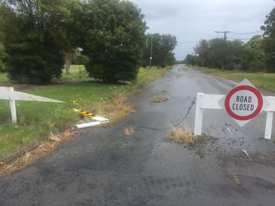 The photograph attached to this roading/streets report
