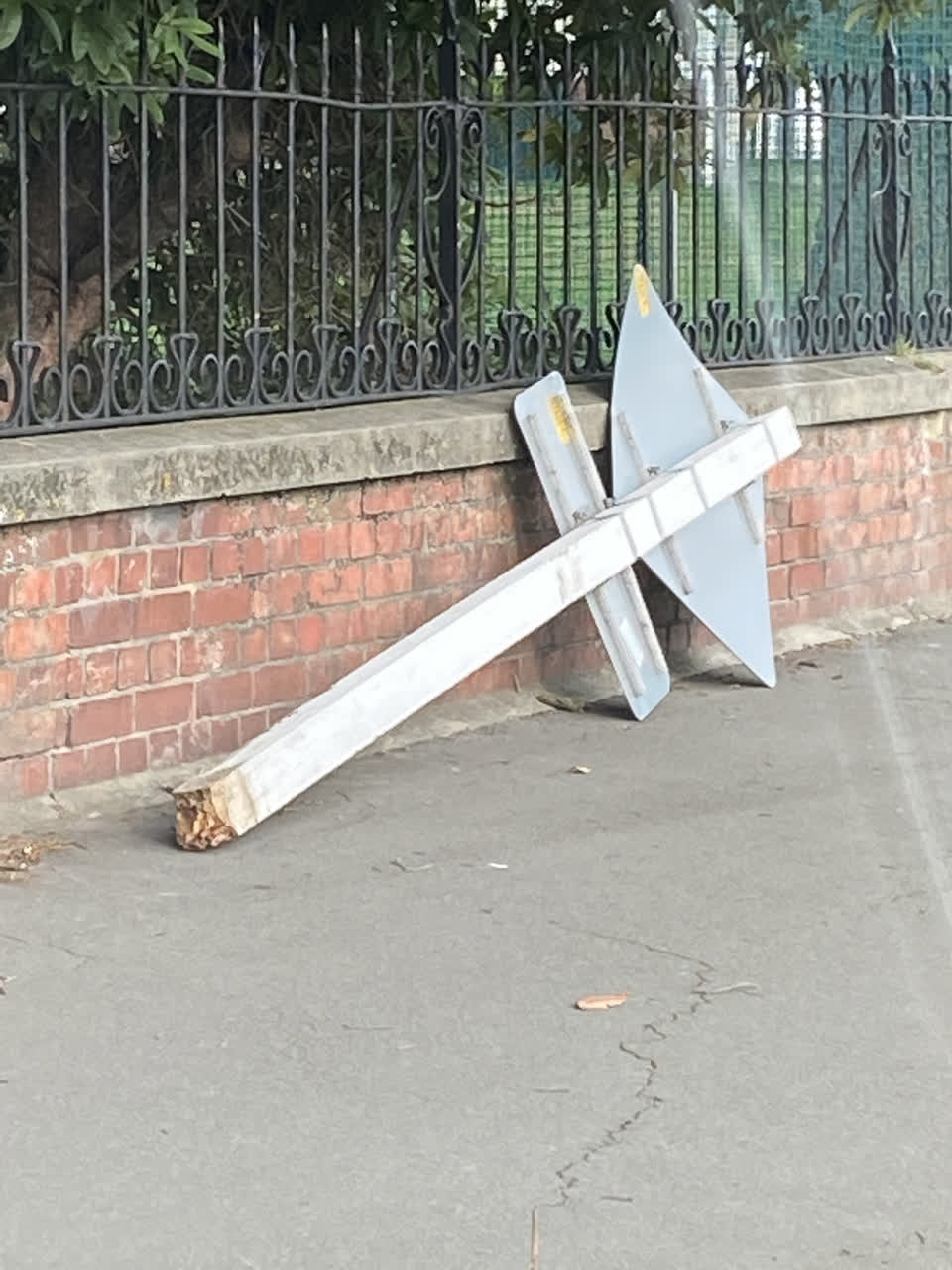 The photograph attached to this roading/streets report