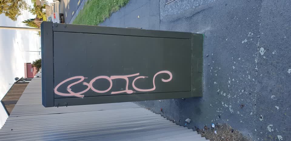 The photograph attached to this graffiti report