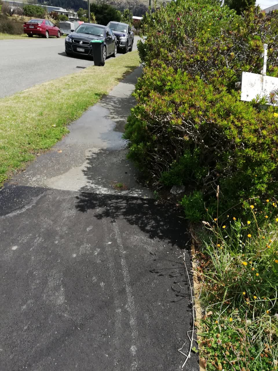 The photograph attached to this roading/streets report
