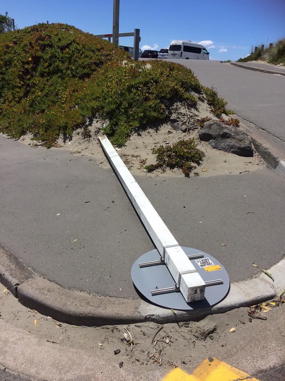 The photograph attached to this roading/streets report
