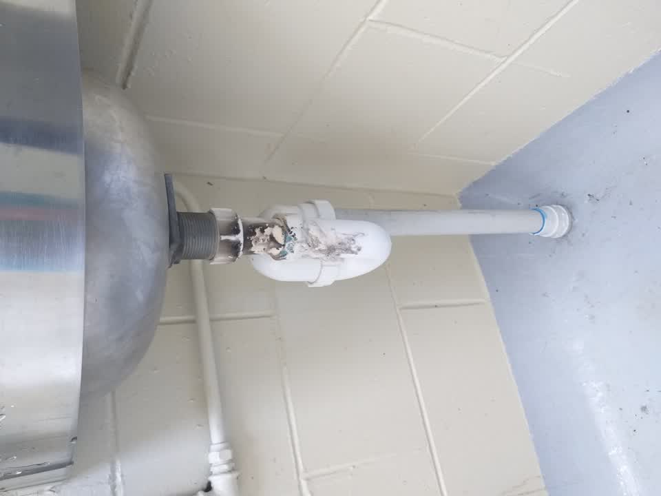 The photograph attached to this water supply report