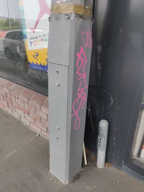 Graffiti, a report photo
