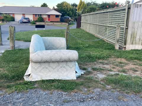 Rubbish/Recycling, a report photo