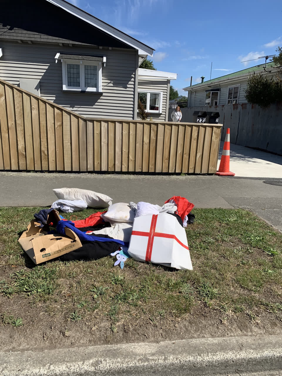 The photograph attached to this rubbish/recycling report