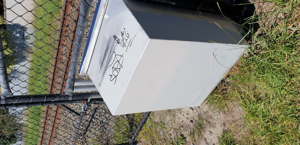 The photograph attached to this graffiti report