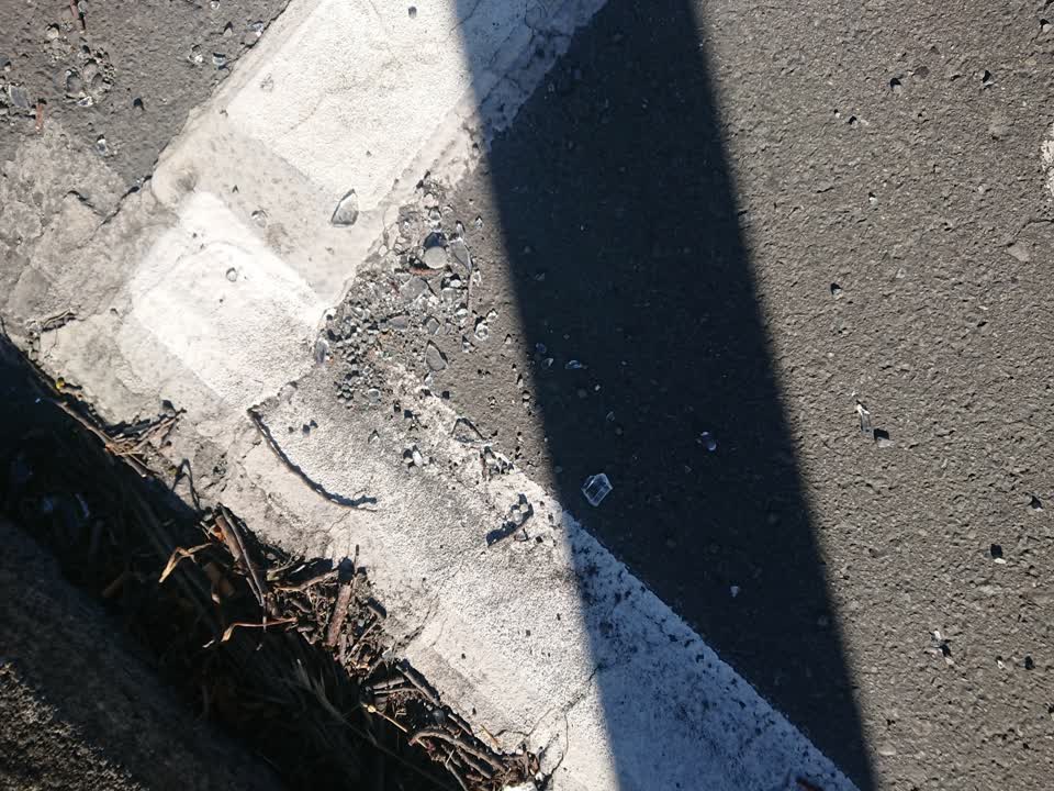 The photograph attached to this roading/streets report