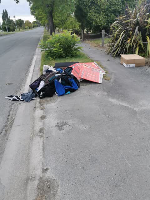 Rubbish/Recycling, a report photo