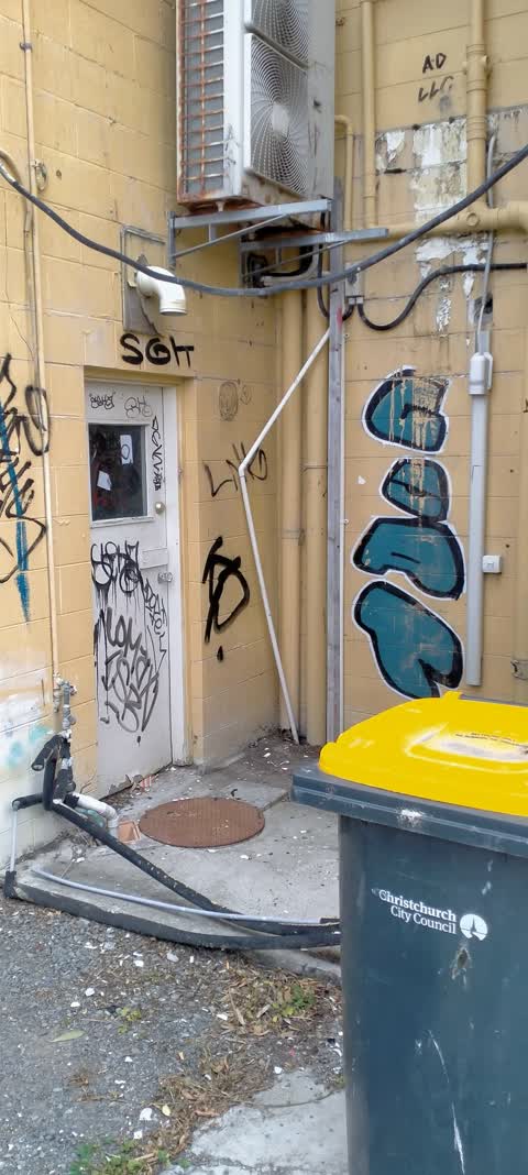 Graffiti, a report photo